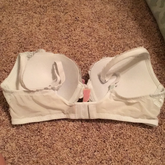 Victoria’s Secret Body Push Up Bra - Picture 4 of 4